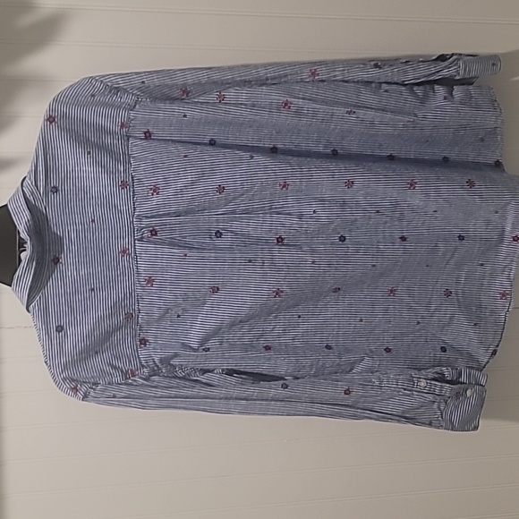 Charming Pre-Owned Gap Ladies Shirt - Timeless and Versatile- XL - Picture 3 of 6